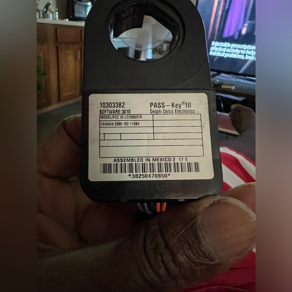 2005 CADILLAC DEVILLE OEM THEFT LOCKING COMPUTER COINTROL MODULE 10303382 01 02